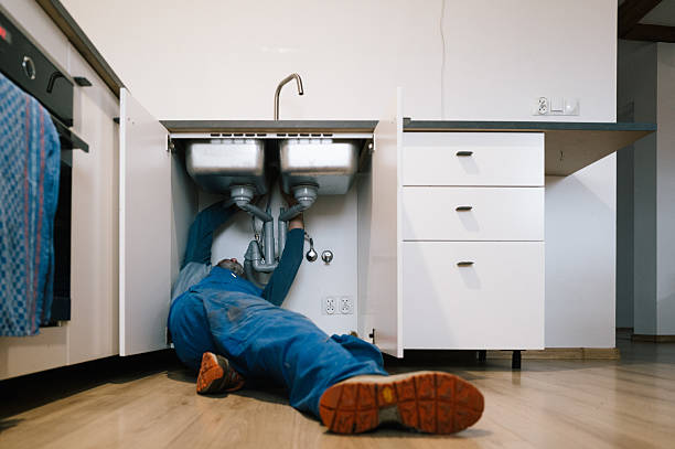 Professional Drain Cleaning technician working in San Jose, IL